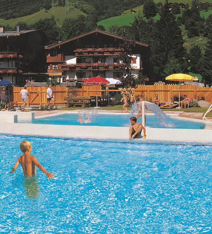 Hotel-Gasthof "Zur Muehle" 카프룬 외부 사진